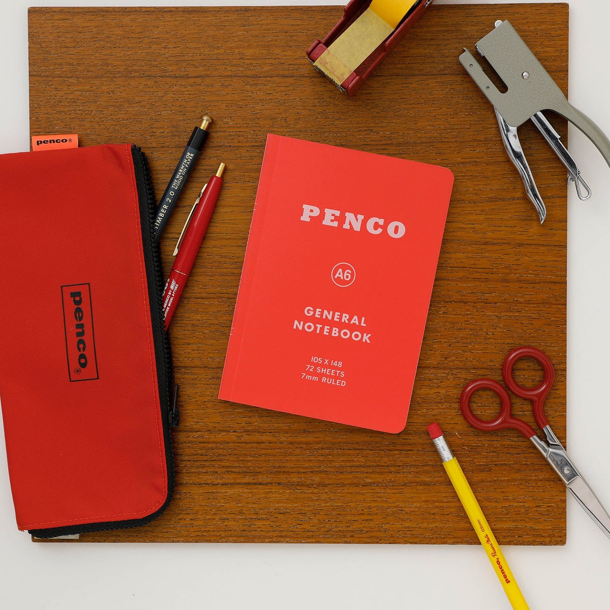 Penco Soft PP Notebook A6 rosso con accessori da scrittura