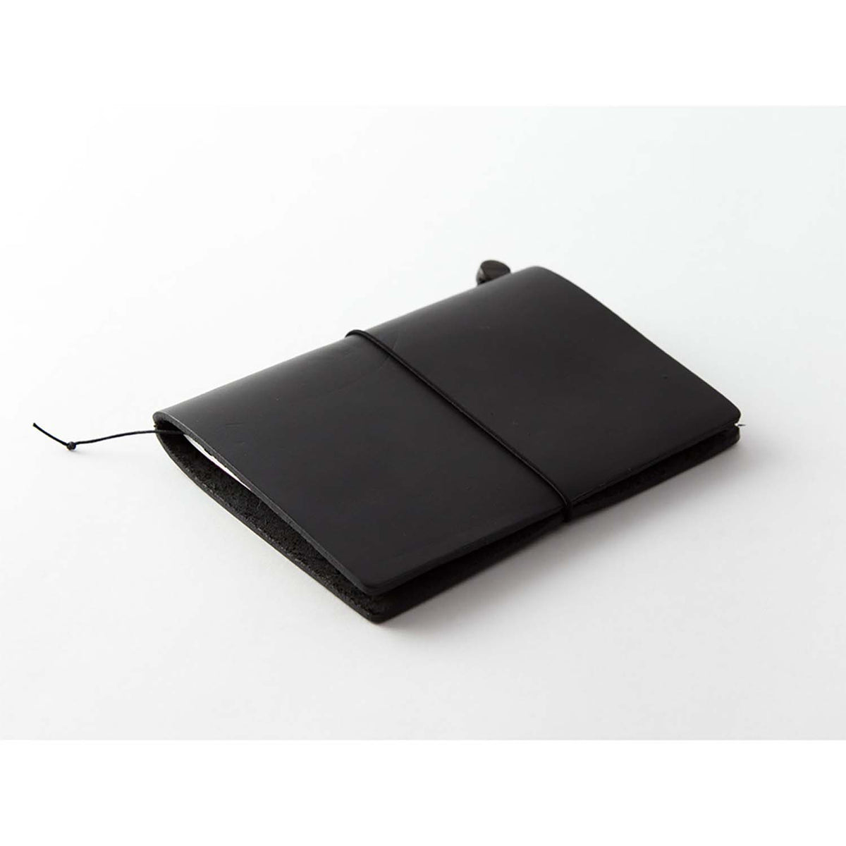 TRAVELER'S notebook Passport Size Nero chiuso con elastico