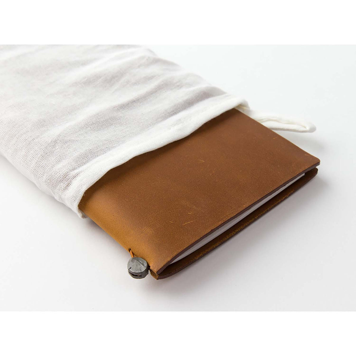 TRAVELER'S notebook Regular Size Camel con custodia in cotone