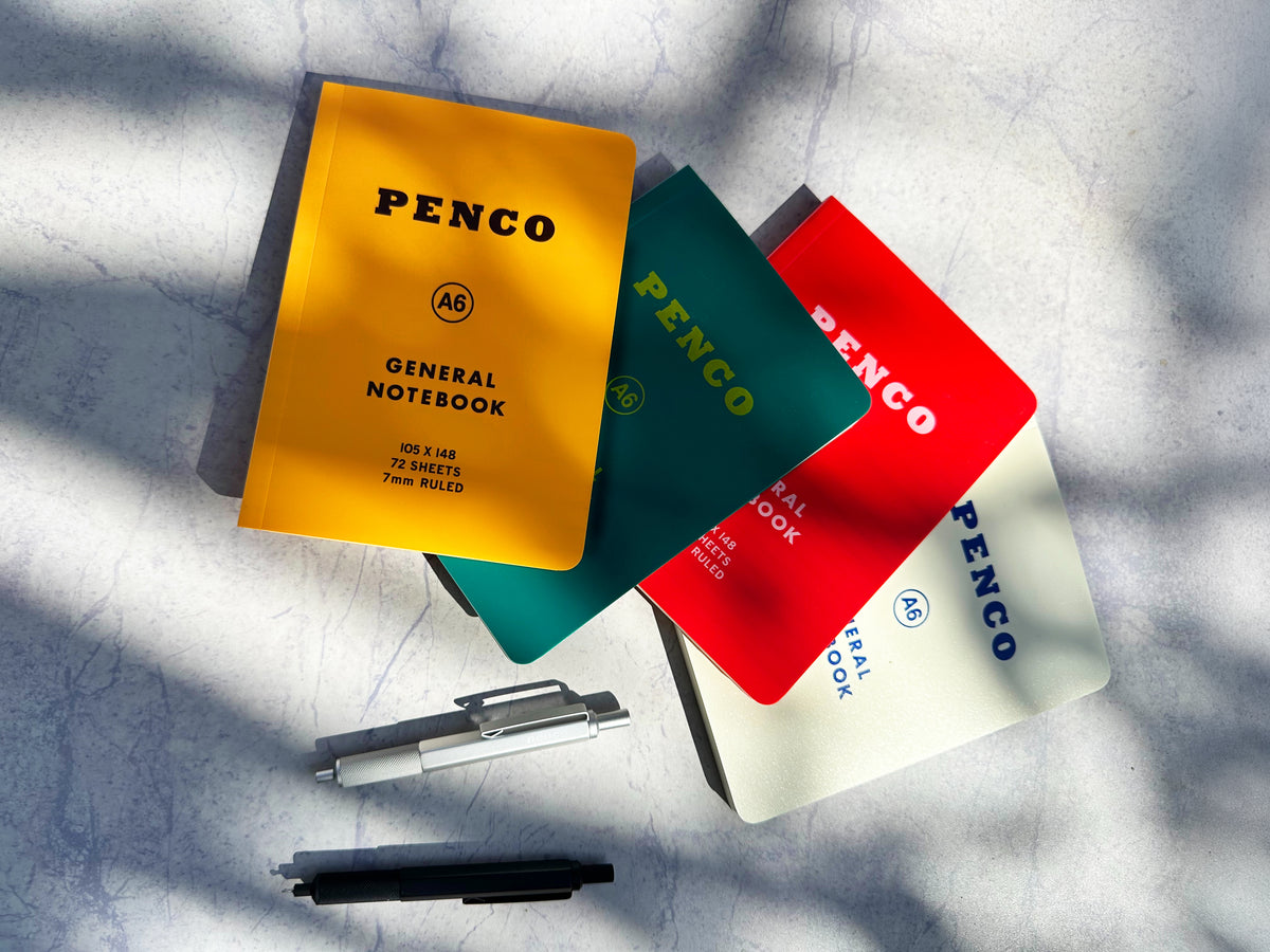 Quaderni Penco A6 colorati e penne da scrittura selezionati da Dōgu Gallery
