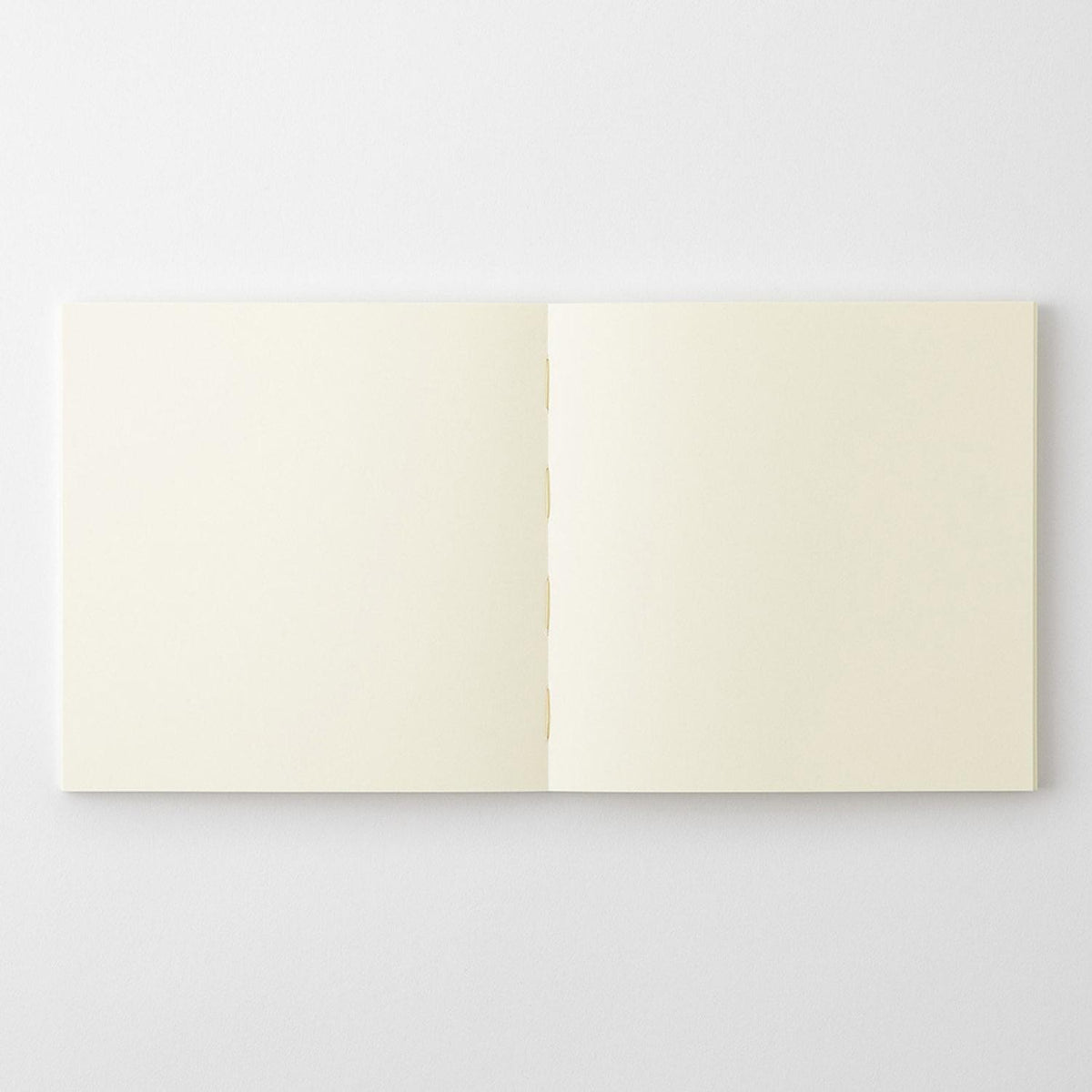 MD Notebook Thick A5 Quadrato aperto con pagine bianche